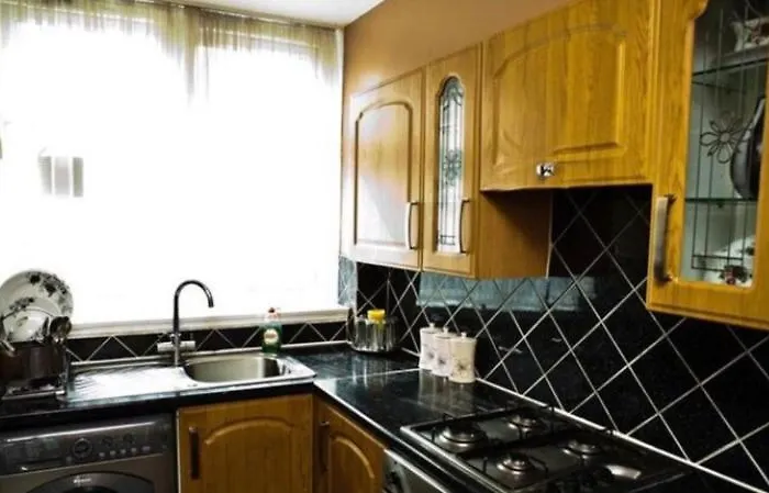 Ensuite With Kitchen Ext Large Room With Balcony In Zone 2